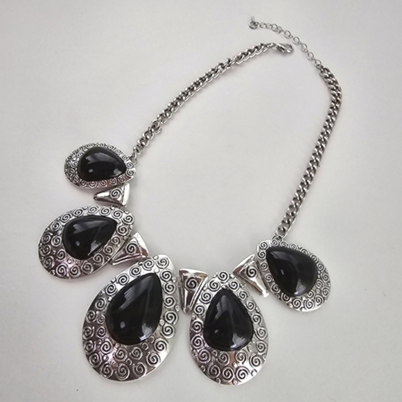 NEW Bohemian Black Oval Stone Silver Emobssed Necklace Set - Picture 4 of 7
